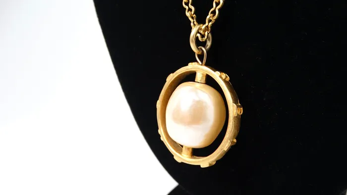 Vintage by Misty Necklaces Karl Lagerfeld Vintage Rotating Costume Pearl Pendant Necklace